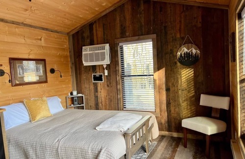 Eagle Rock Cabin | Table Rock Tiny Homes Rock Creek Cabin