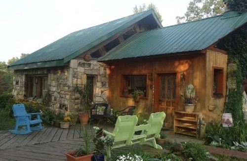 Beckwith Cottage | Take it easy at this unique and tranquil getaway