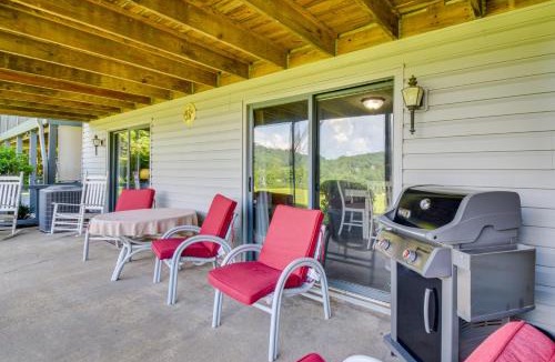 Dillard House | Tee Off in the Mtns: Sky Valley Condo w/View!