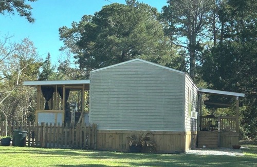Myrtle Grove House | Terrific 2-bedroom mobile home, perfect for bringing your boat