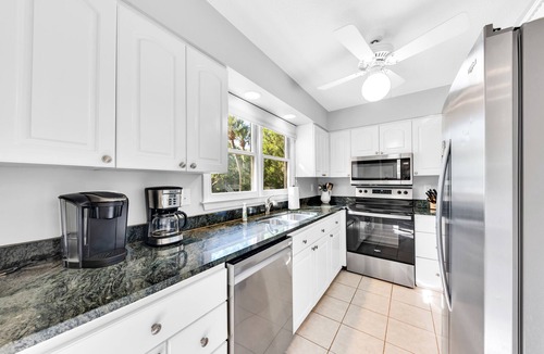 Tarpon Pond Cottage | Terrific 3BR/2BA Tarpon Cottage! Great Location! Amenity access included