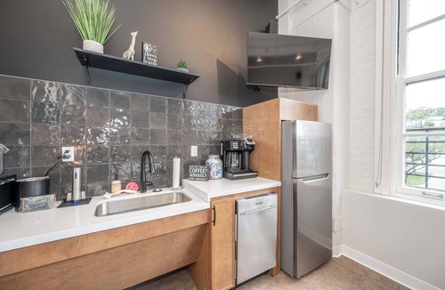 Central Business District Apartment | The 333 Suites 204 Stay for 2