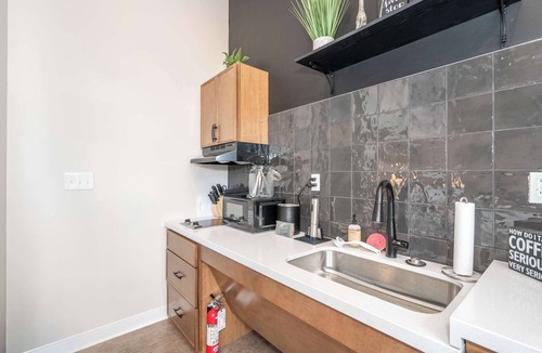 Central Business District Apartment | The 333 Suites 204 Stay for 2
