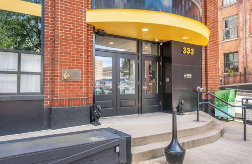 Central Business District Apartment | The 333 Suites 204 Stay for 2