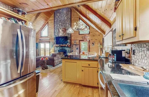 Necowa Cove Cabin | The Bear Necessities