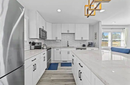 Greensboro House | The Beech House - 3 BR 5 bed home - Downtown Gboro