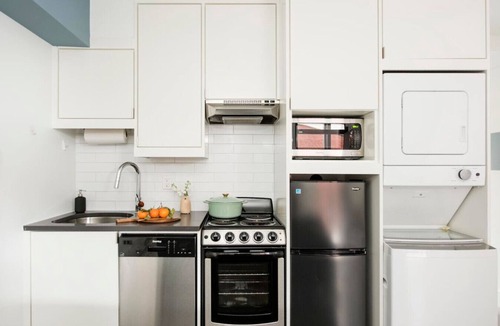 Virginia Highland Apartment | The Billie – Rooftop Stay by Ponce City Market