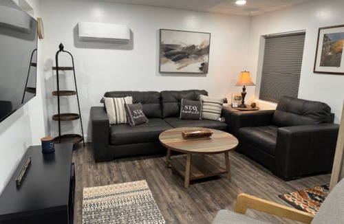 Summerlee Apartment | The Brown Stone on Main