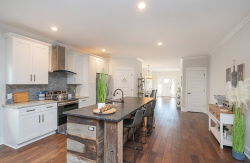 Inglewood House | The Cahal Retreat Hot Tub | CousinsBnB