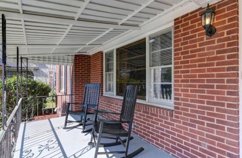 Eau Claire House | The Duke - Pet Friendly