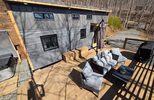Waynesville Ski Chalet | The Eagles Nest - Mountain Tiny Home Retreat Near Asheville & Blue Ridge Parkway