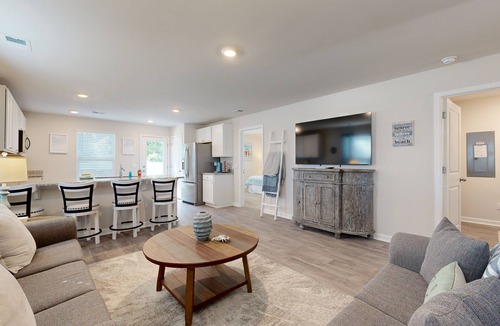 Ocean Isle Beach House | The Edge Of The Ocean: Close to Beach!