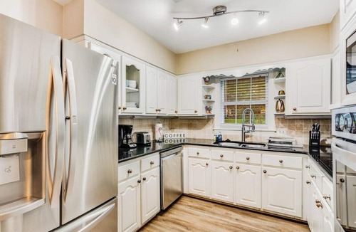 Atlanta Villa | The Estate at Emory, CDC, 7 Bedrooms, Sleeps 16