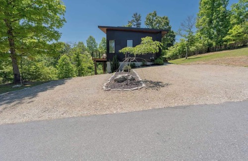 Young Harris House | The Eyrie | Luxe Mountain Retreat | Hot Tub | View