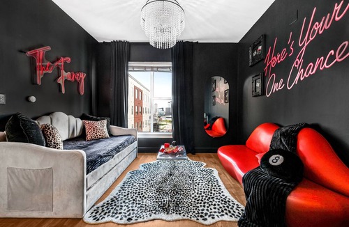 The Gulch Apartment | The Fancy – Downtown Views, Pool + Gym, Prime Nashville spot, walk to Broadway