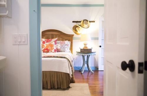Scaly Mountain House | The Farmhouse - Mountain Vineyard Getaway on the Highlands Plateau