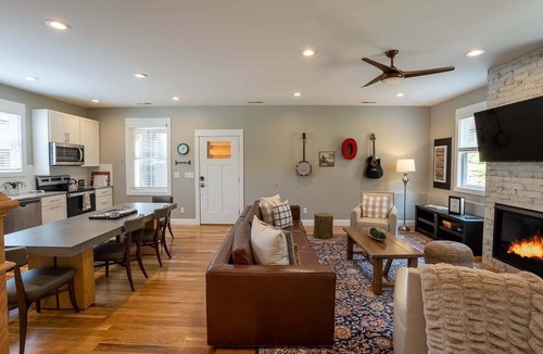 Woodfin House | The Fold at Reynolds Mountain | Collection of 10 Private Townhomes