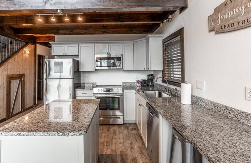 Ponca Cabin | The Foxfire Cabin - Tree-top Getaway