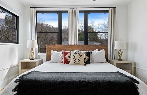 Charlotte Street Apartment | The Furman Building