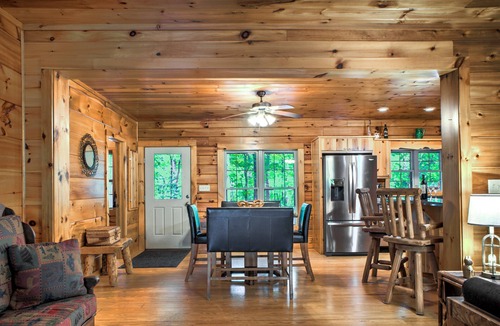 Lake Lure Cabin | The Ginger Fox Log Cabin w/Resort Perks | Lake Lure