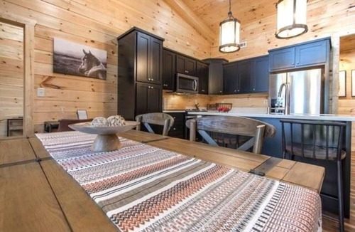Murphy Cabin | The Glass Cabin in Murphy NC - Hot Tub, Indoor & Outdoor Fireplaces & Fiber WiFi