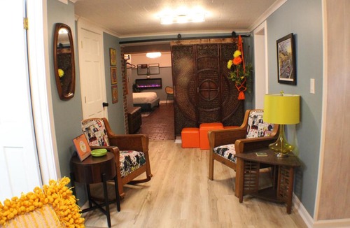 Abingdon Apartment | The Hippie Pad