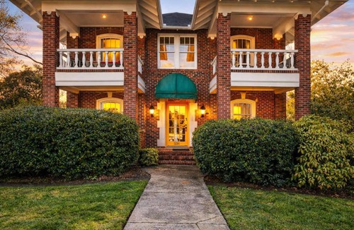 Charlotte Condo | The Home Collection: Hawthorne 1BR King Suite | Private Balcony | Walk to Novant