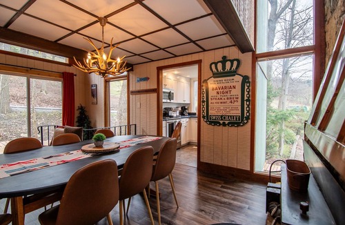 Hidden Valley House | The Homestead ski in ski out lake views sleeps 15