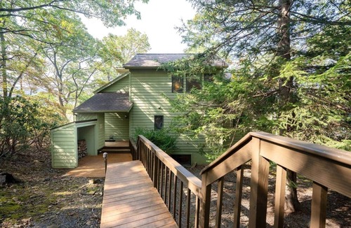Pedlars Edge House | The Honey Den - Your Family's Summer Retreat - Outdoor Pools, Nature, Adventure