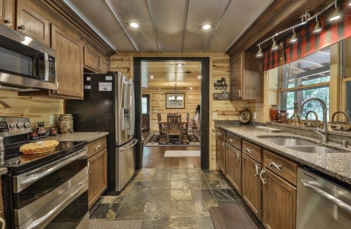 Ellijay Cabin | The Honey Pot | Ellijay, GA