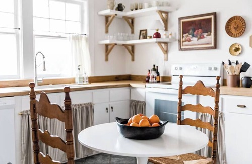 Lexington Apartment | The Kenwick Pied-à-terre - Lexington Apartment with Historic Charm