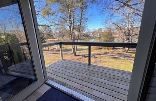 Louisville House | The Lake House at Louisville, lakefront house with dock