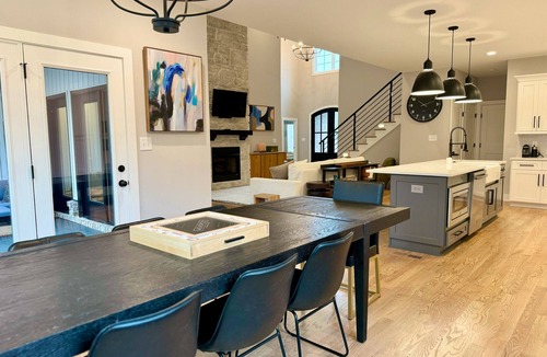Vista Acres House | The Liberty House Spacious 5-bedroom house in charming Lynchburg
