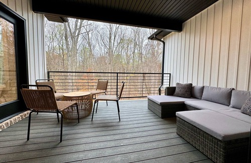 Vista Acres House | The Liberty House Spacious 5-bedroom house in charming Lynchburg