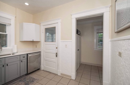Roselawn Finance House | The Mariemont Cottage