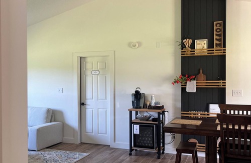 Conway House | The Moultrie - Private Queen Room in Cozy Bungalow with Lake View