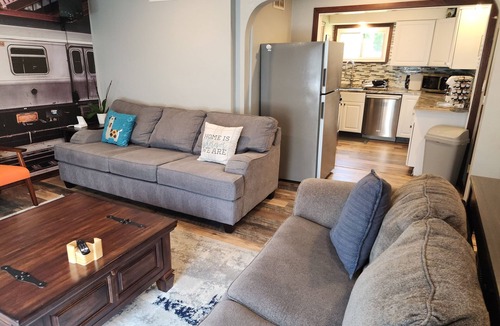 Youngstown House | The Railroad Ranch - Station 3 (3 bedrooms)