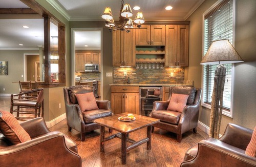 Pittman Center Cabin | The River Lodge: Breathtaking Lodge Surrounded by Picturesque Natural Beauty