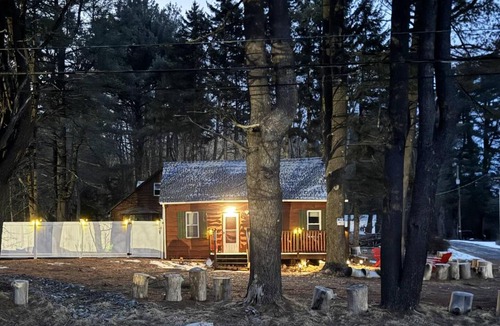 Blakeslee House | The Rustic Cabin