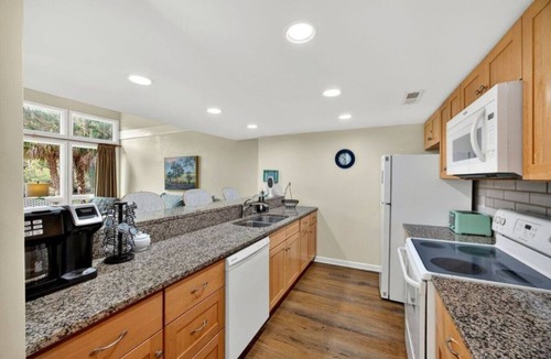 Ocean Ridge Apartment | The Salty Egret - Free Pool Pass