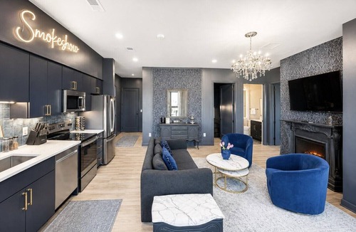 Edgehill Condo | The Smokeshow on Music Row with Parking/Patio/Pool, Minutes to Broadway!