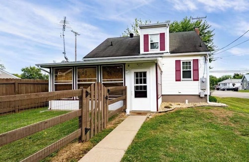 Wilmington House | The Spacious Oasis-Hot Tub-Private Suite-Sleeps 11