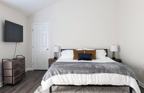 Uptown House | The Uptown Memphian - Free Parking, Only a Block from St. Jude