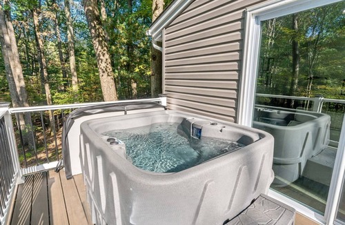 The Woods Cottage | The Woods, Romantic Mountain escape with hot-tub under the stars!