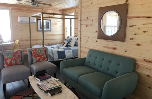 Martin House | Tiny Retreat with boat dock , Lake Hartwell, GA