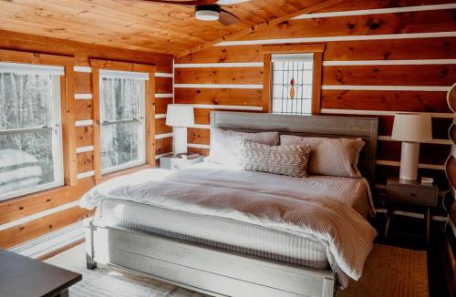 Blowing Rock House | Tranquil Mountain Escape with Outdoor Decks, Fireplace & Scenic Charm in Blowing Rock, North Carolina