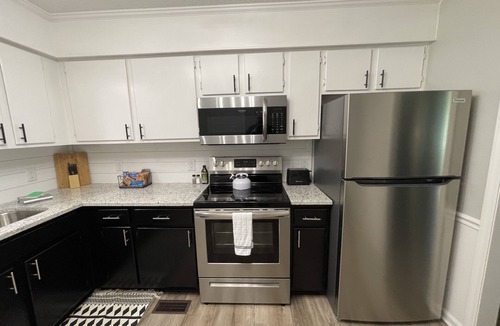 Murfreesboro House | Tranquil Retreat,Family & Pet Friendly, 2 Miles MTSU, 4.5 miles Seigel Complex!