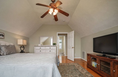 Piney Mountain Cabin | Tranquility Cabin with Mountain Views Pet Friendly