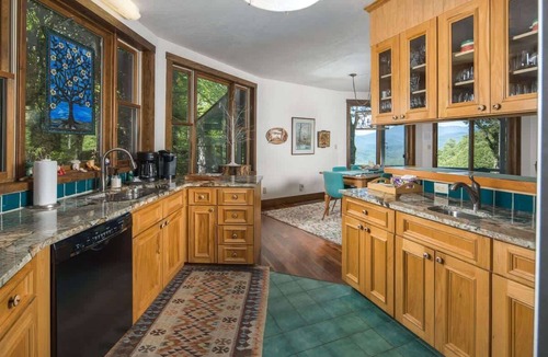 Apple Ridge House | Treehaven - Magical Mountain Retreat, Views, Upsca