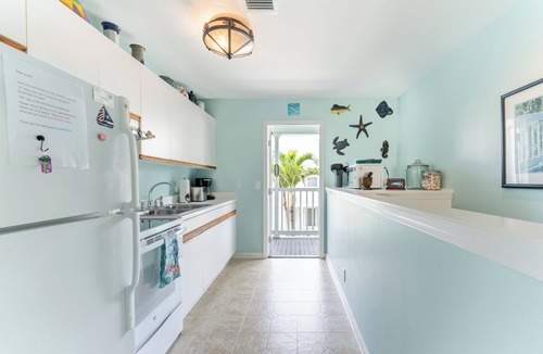 Truman Annex Condo | Tropical Condo Shared Pool + Near Duval St | Month-Long Stays | A Siesta Bay